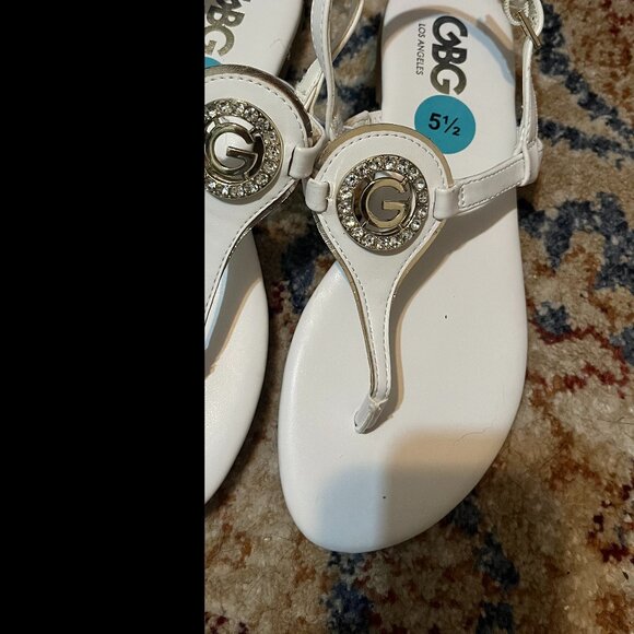 NWT GBG LOS ANGELES WHITE BLING SANDALS SZ 5.5M - Picture 3 of 4